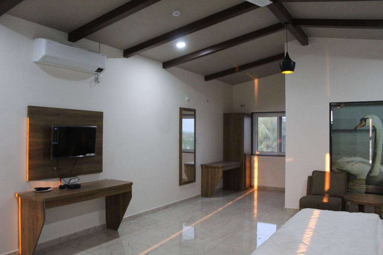 Flamingo Club And Resort Una 3 Km Away From Diu Check Post Exterior foto
