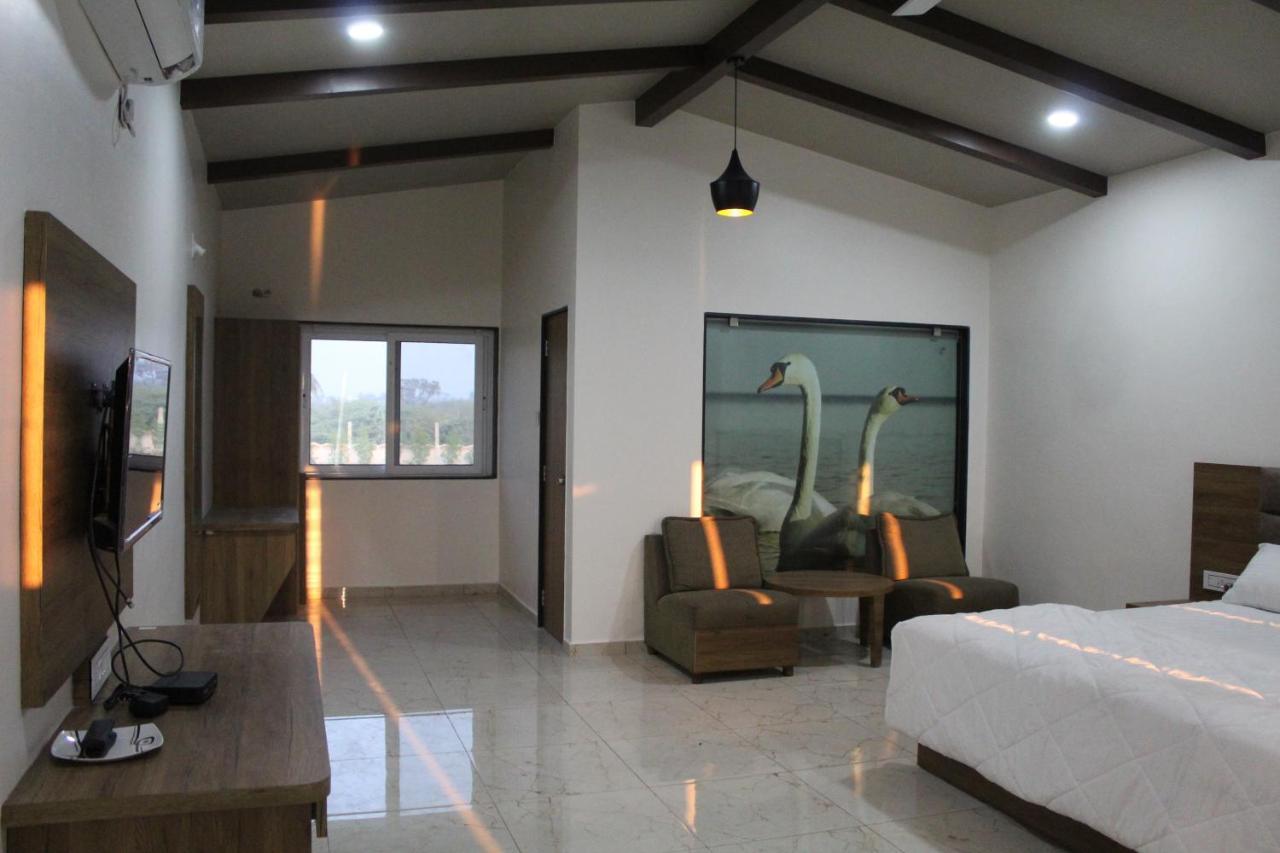 Flamingo Club And Resort Una 3 Km Away From Diu Check Post Exterior foto