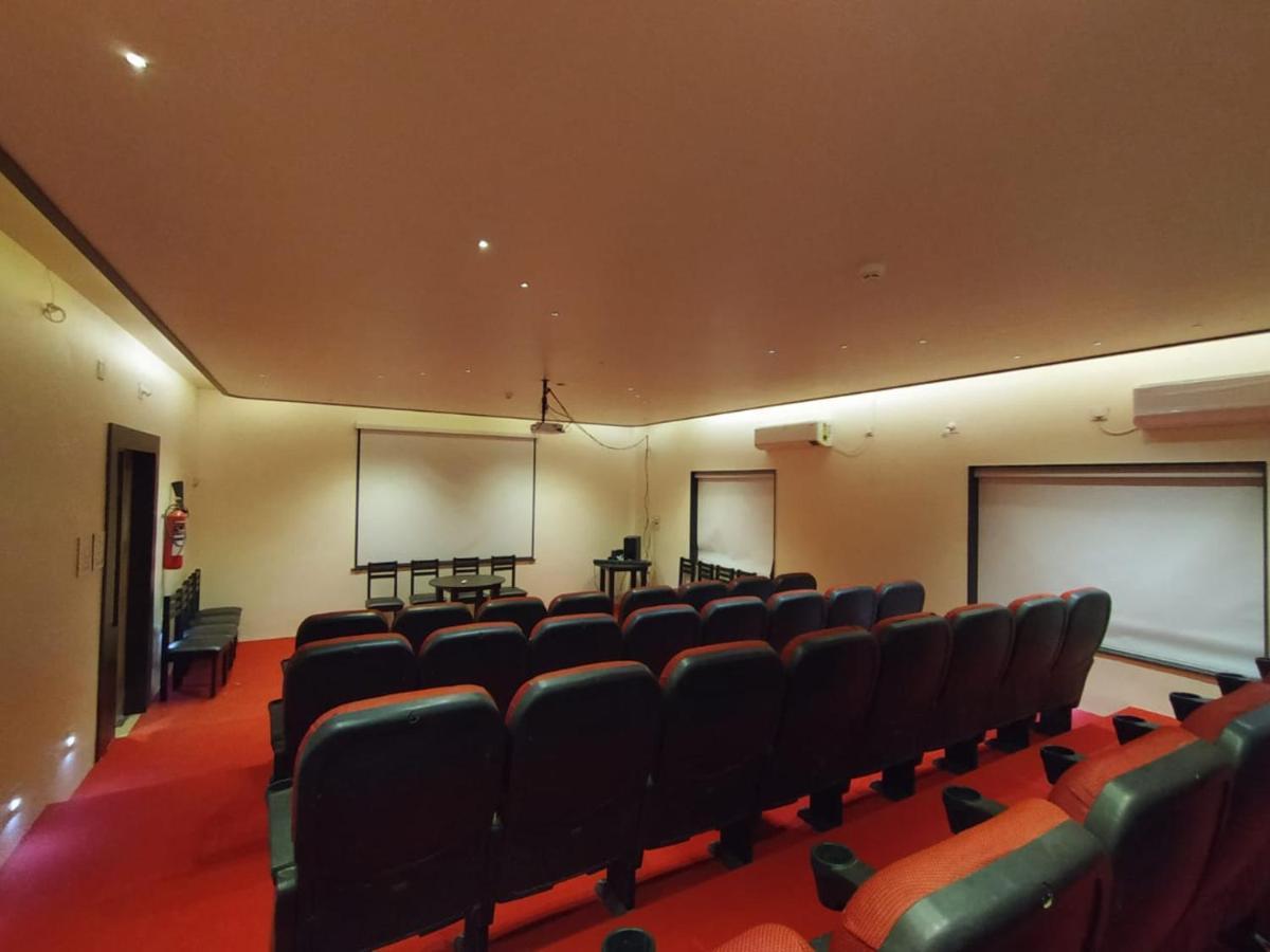 Flamingo Club And Resort Una 3 Km Away From Diu Check Post Exterior foto