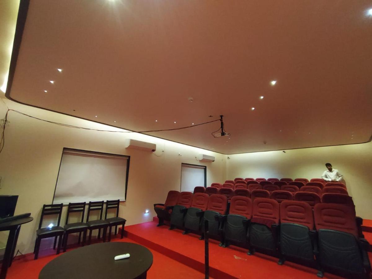 Flamingo Club And Resort Una 3 Km Away From Diu Check Post Exterior foto