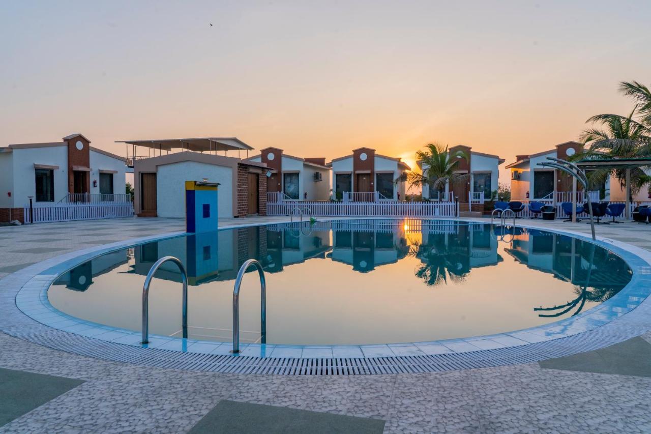 Flamingo Club And Resort Una 3 Km Away From Diu Check Post Exterior foto