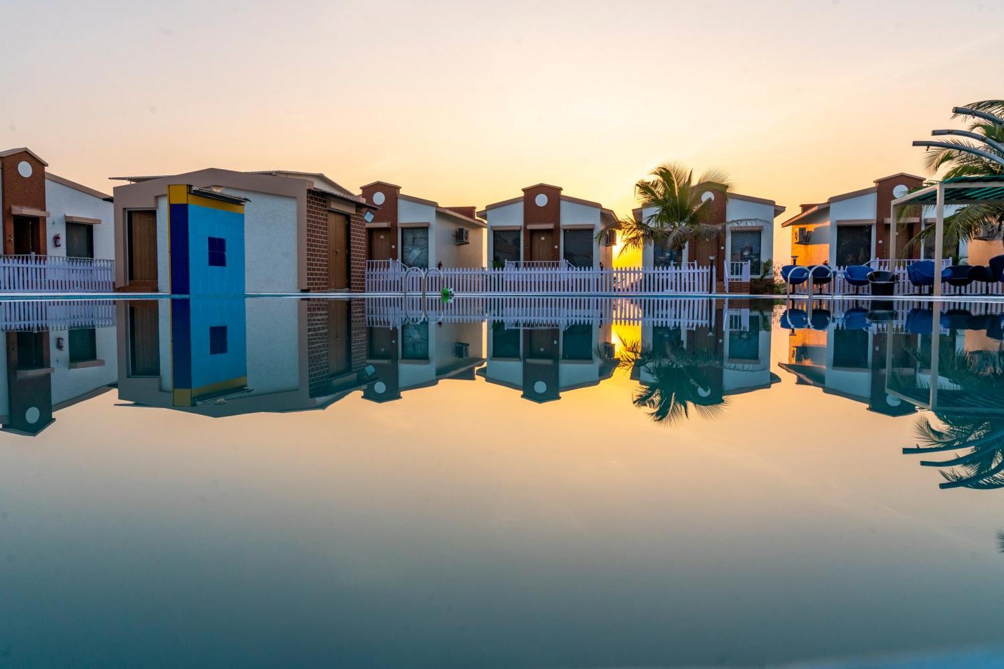 Flamingo Club And Resort Una 3 Km Away From Diu Check Post Exterior foto