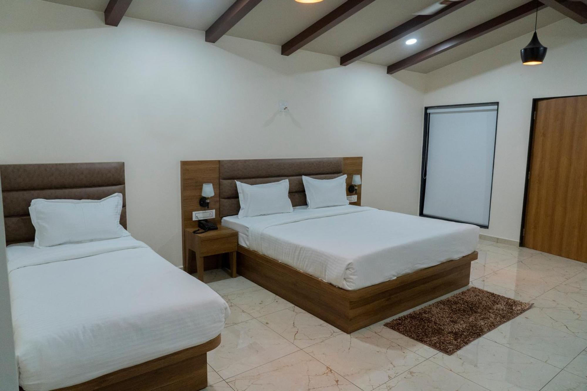 Flamingo Club And Resort Una 3 Km Away From Diu Check Post Exterior foto